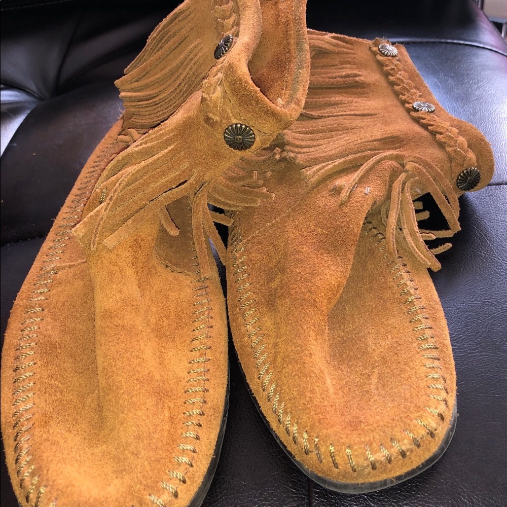 Women moccasins boots